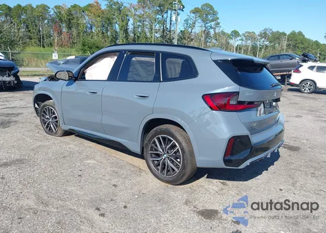 2023 BMW X1 xDrive28I z USA, uszkodzony, nr VIN WBX73EF06P5X29677